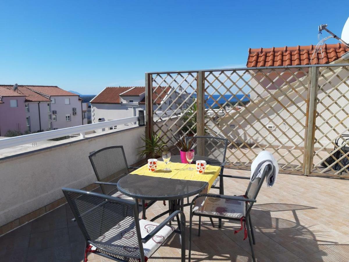 Place 2 Apartment